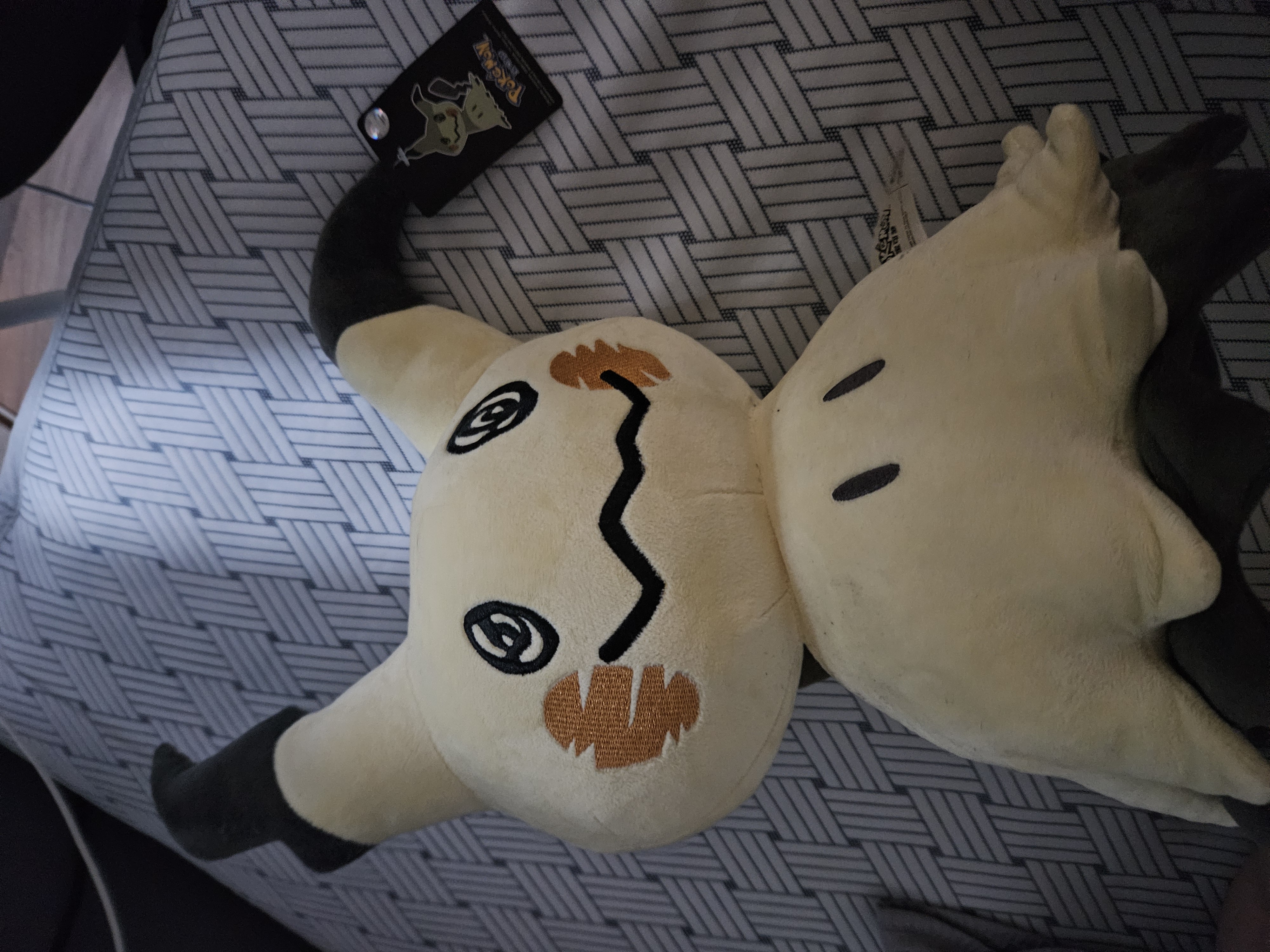 따라큐 인형 팔아요